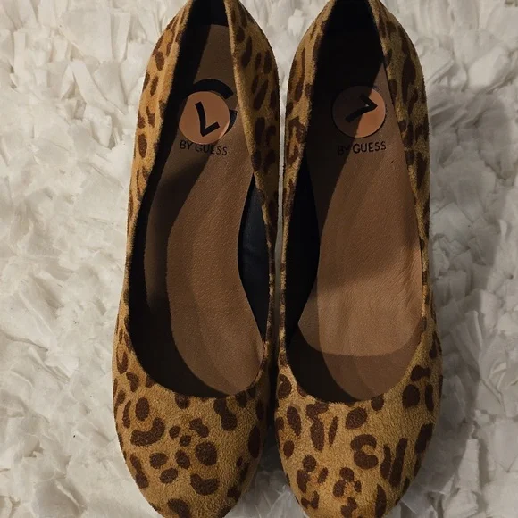 G by Guess Women's Size 7 Tan Leopard Print Platform Heels - Picture 7 of 8